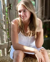 Abby Winters - 02-shelley002